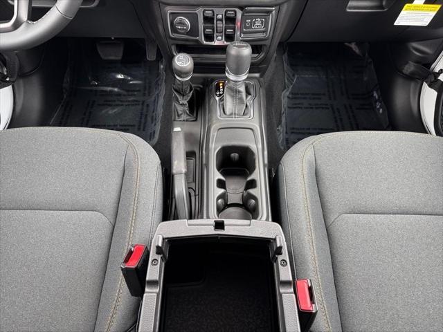 new 2025 Jeep Gladiator car, priced at $52,940