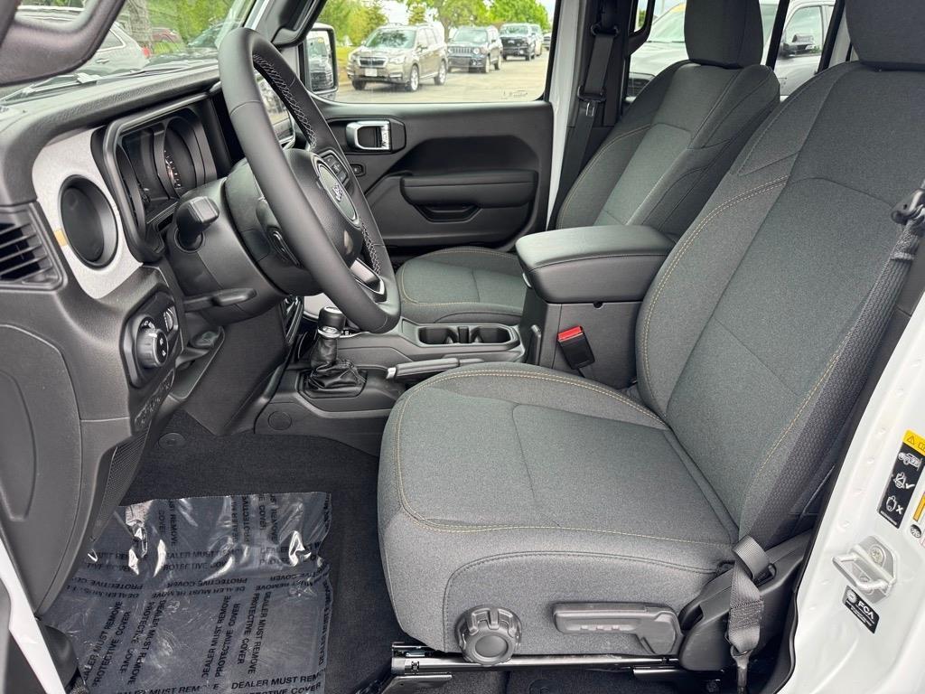 new 2025 Jeep Gladiator car, priced at $46,999