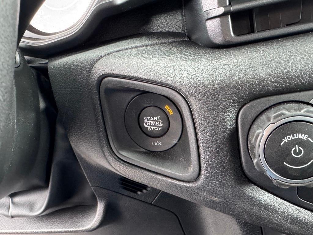 new 2025 Jeep Gladiator car, priced at $46,999