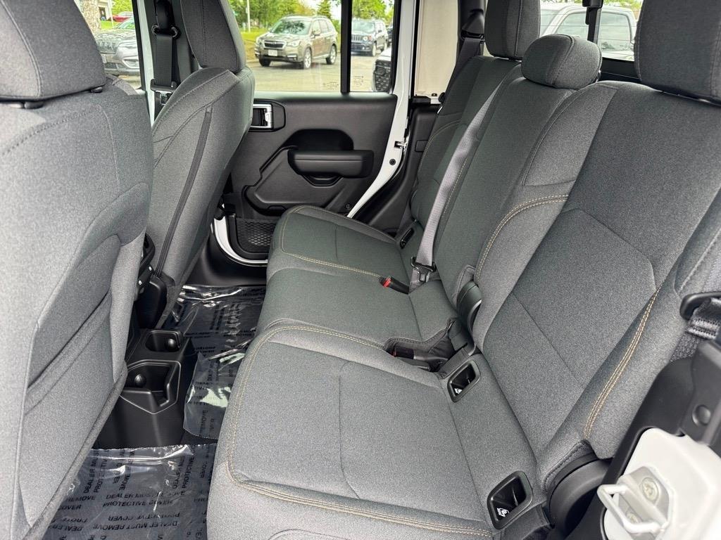 new 2025 Jeep Gladiator car, priced at $46,999