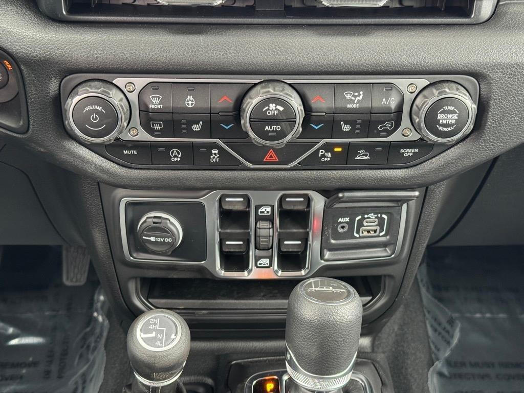 new 2025 Jeep Gladiator car, priced at $46,999