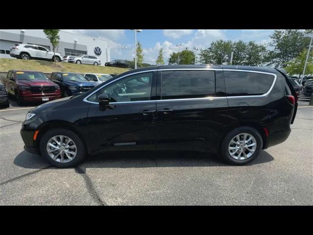 new 2024 Chrysler Pacifica car, priced at $40,988