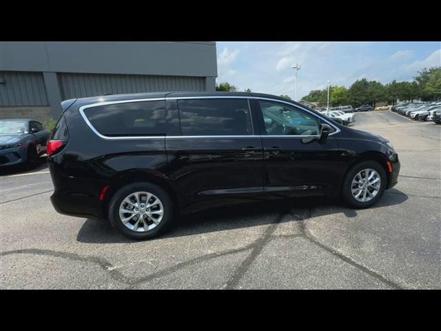 new 2024 Chrysler Pacifica car, priced at $40,988