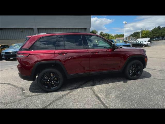 new 2024 Jeep Grand Cherokee car, priced at $46,170