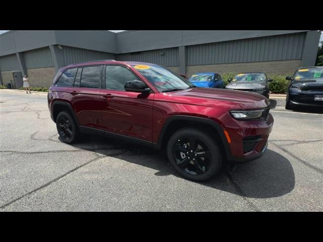 new 2024 Jeep Grand Cherokee car, priced at $46,170