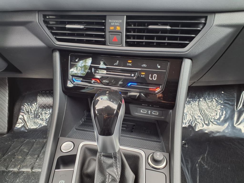 new 2025 Volkswagen Jetta car, priced at $27,578