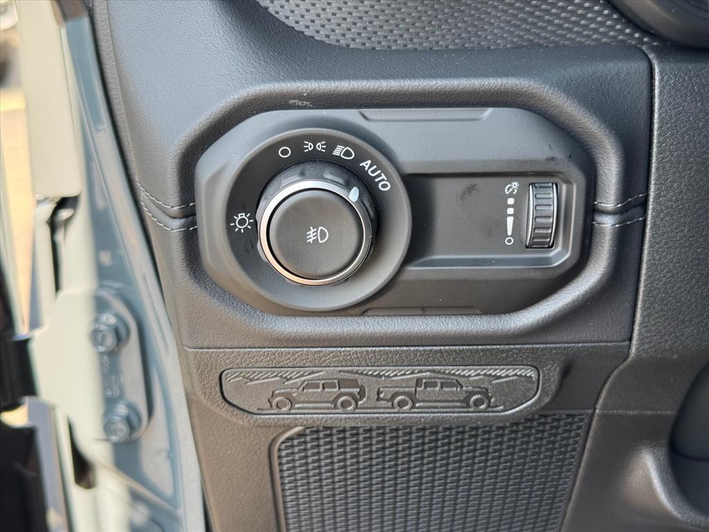 new 2025 Jeep Wrangler car, priced at $59,669