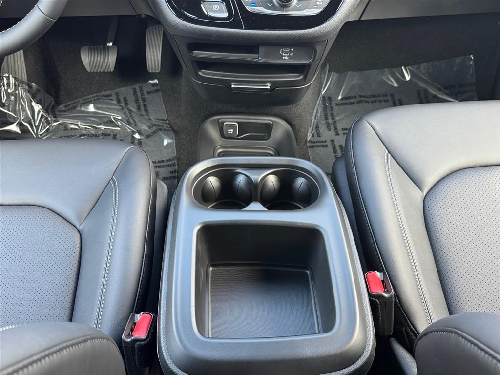 new 2026 Chrysler Pacifica car, priced at $43,057