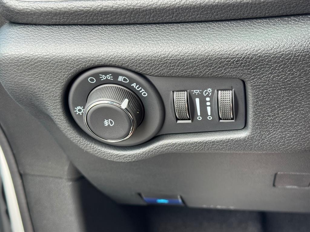 new 2026 Chrysler Pacifica car, priced at $43,057