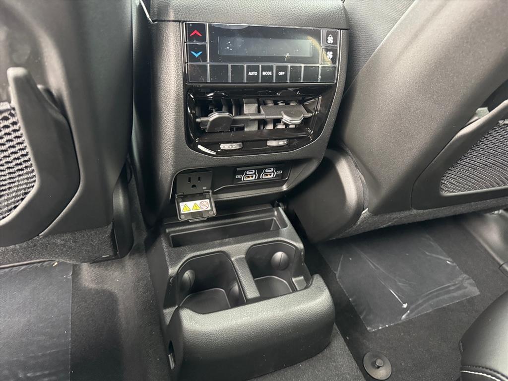 new 2025 Jeep Grand Cherokee L car, priced at $43,580