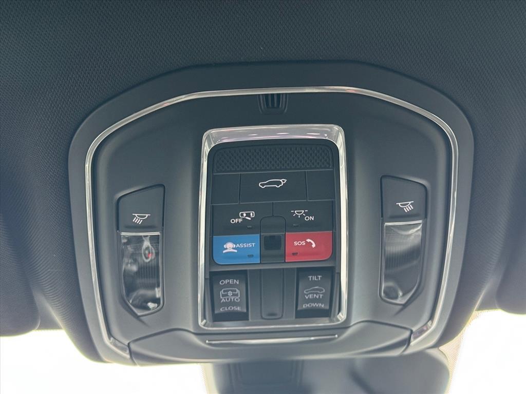 new 2025 Jeep Grand Cherokee L car, priced at $43,580