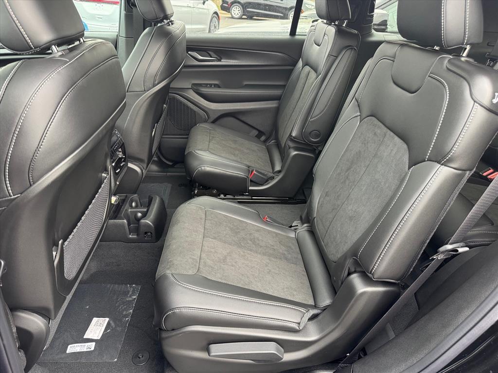 new 2025 Jeep Grand Cherokee L car, priced at $43,580