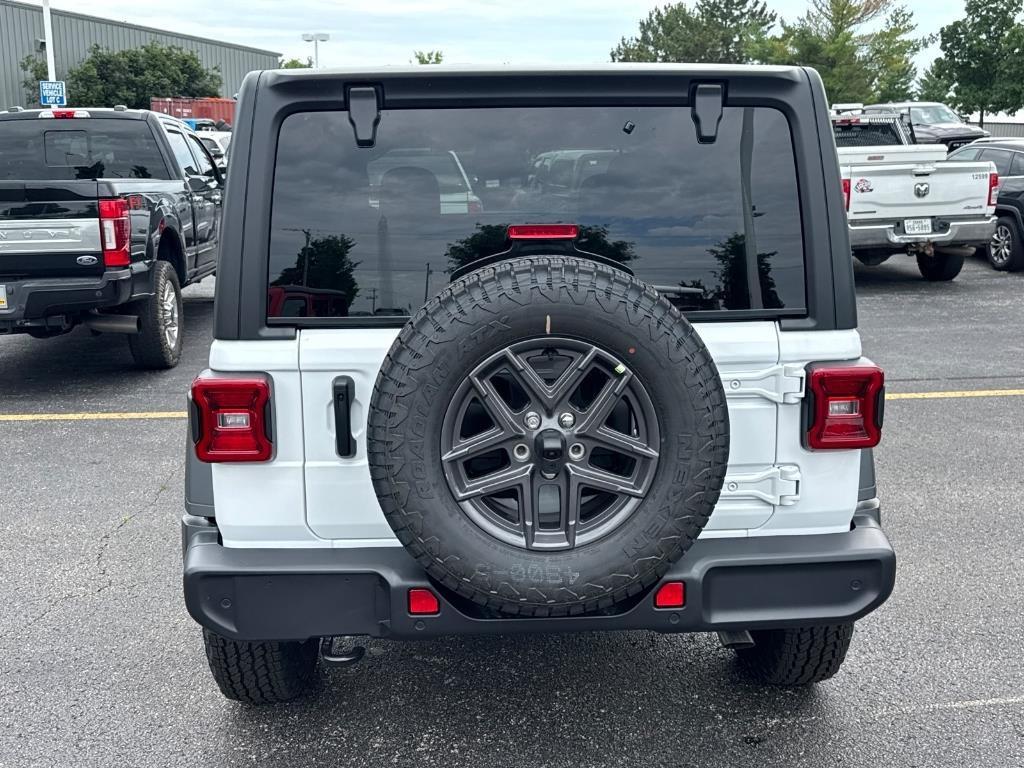 new 2025 Jeep Wrangler car, priced at $44,548