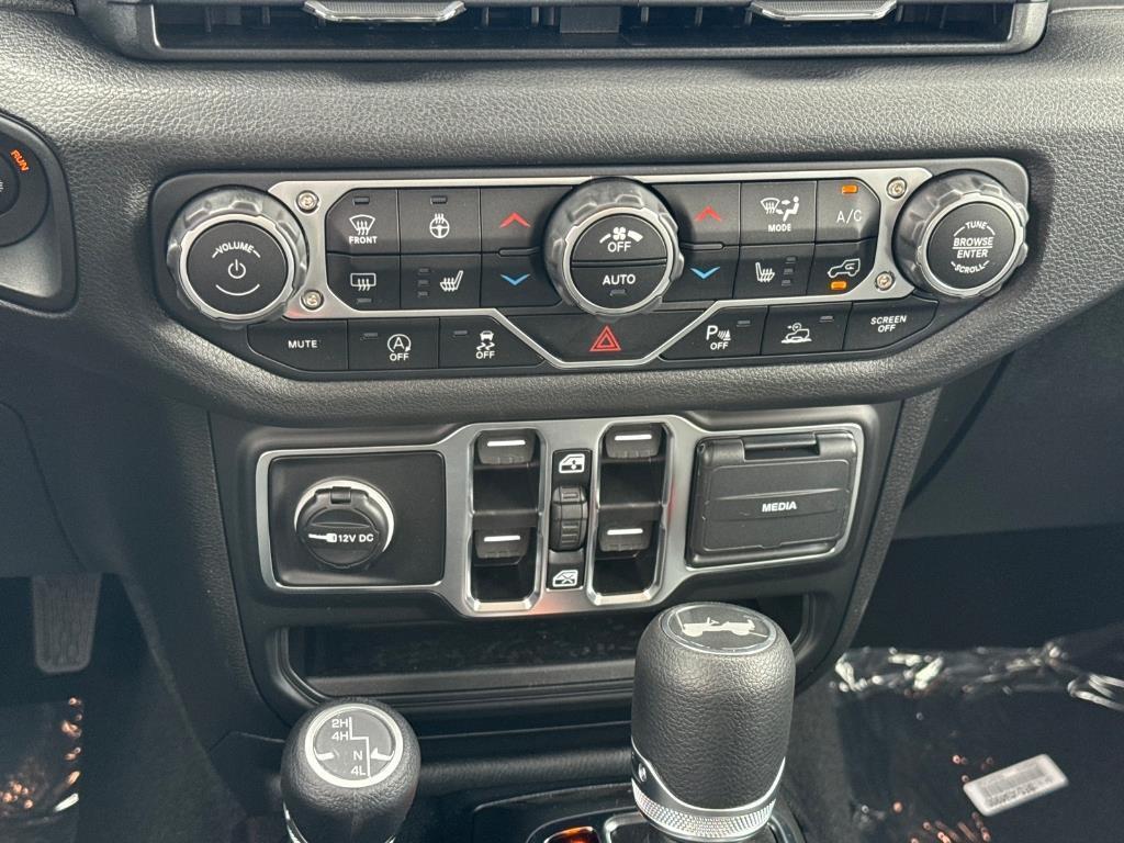 new 2025 Jeep Wrangler car, priced at $44,548