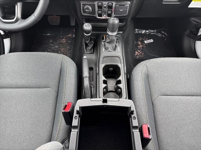new 2025 Jeep Wrangler car, priced at $46,206