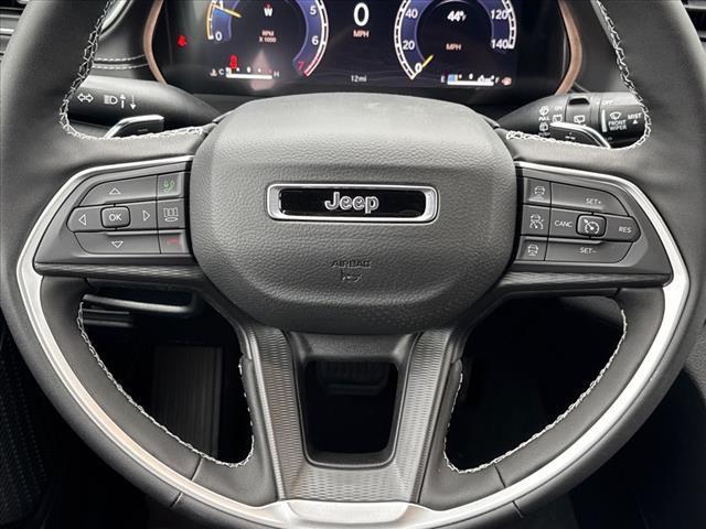 new 2025 Jeep Grand Cherokee car, priced at $42,823