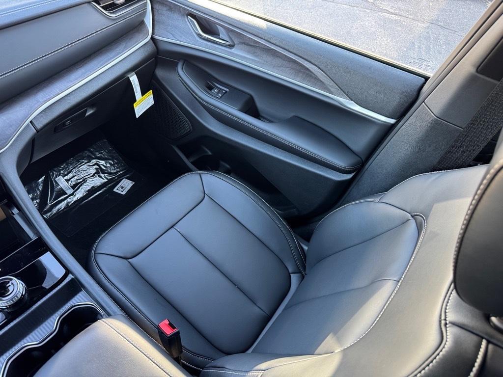 new 2025 Jeep Grand Cherokee L car, priced at $45,135