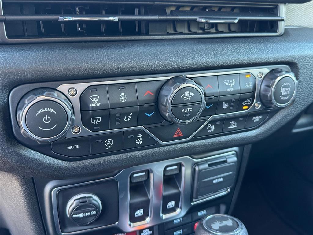 new 2026 Jeep Wrangler car, priced at $47,612