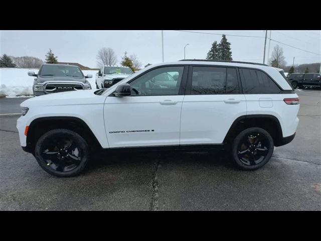 new 2024 Jeep Grand Cherokee car, priced at $48,761