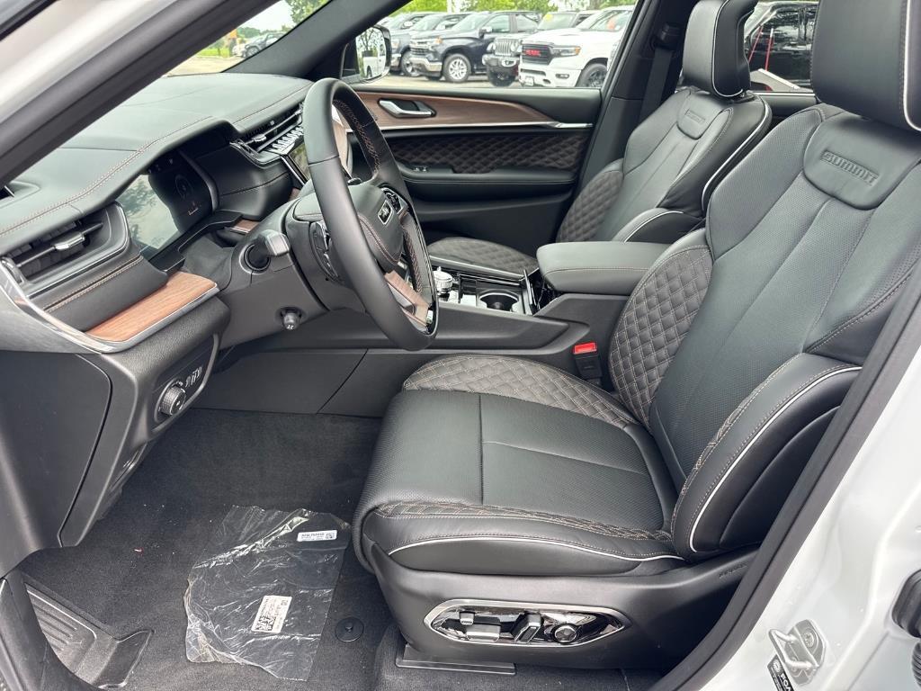 new 2025 Jeep Grand Cherokee L car, priced at $57,278