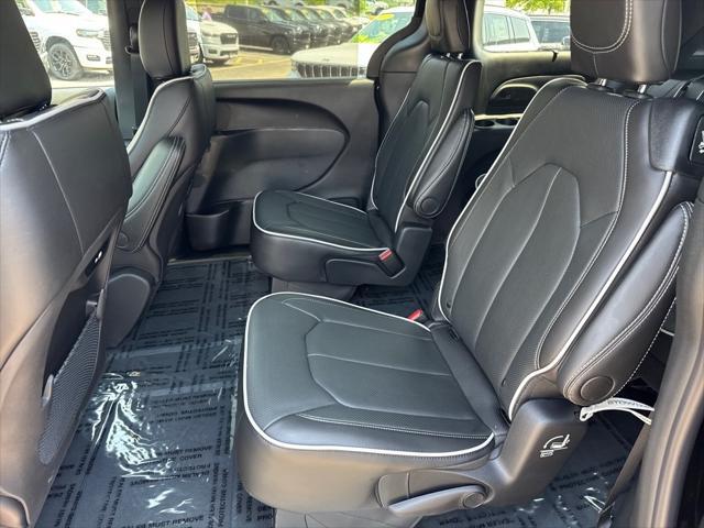 new 2025 Chrysler Pacifica car, priced at $55,840