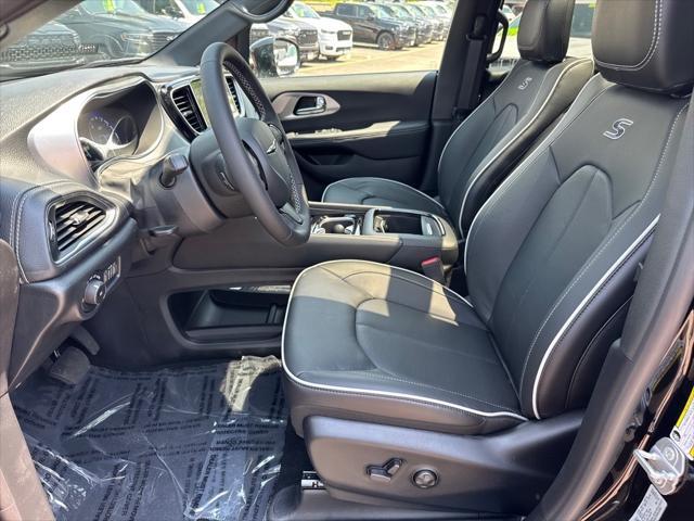new 2025 Chrysler Pacifica car, priced at $55,840