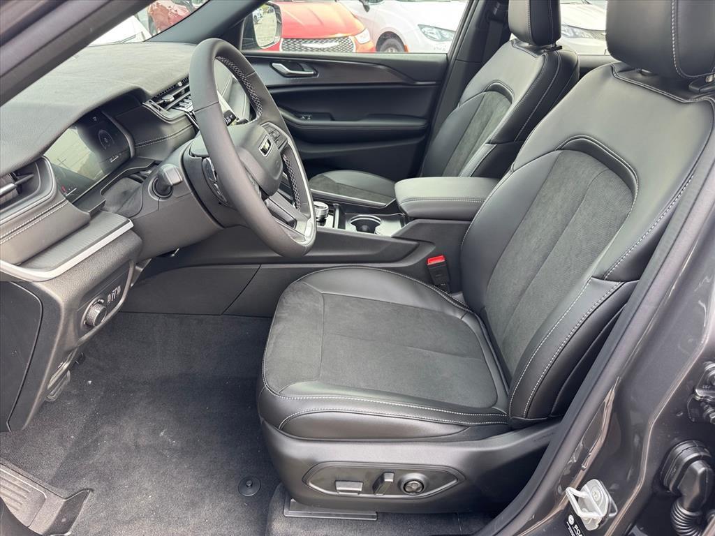 new 2025 Jeep Grand Cherokee L car, priced at $46,541