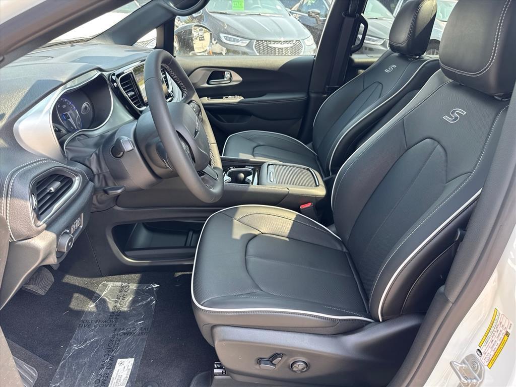 new 2026 Chrysler Pacifica car, priced at $52,102