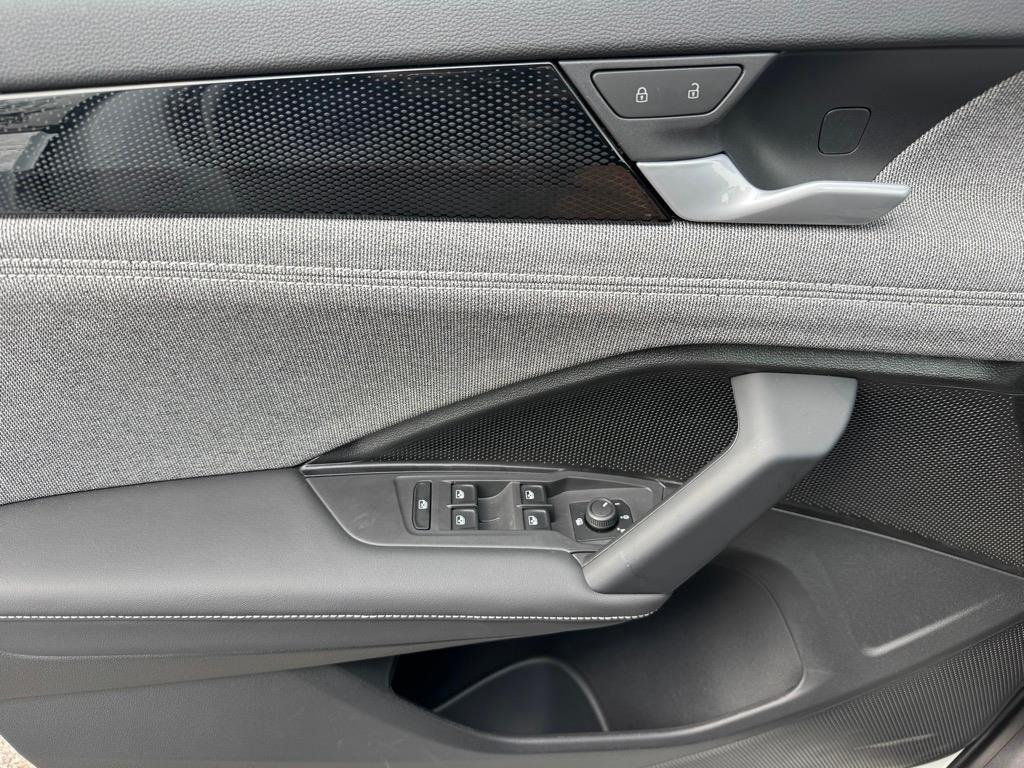 new 2025 Volkswagen Tiguan car, priced at $29,928