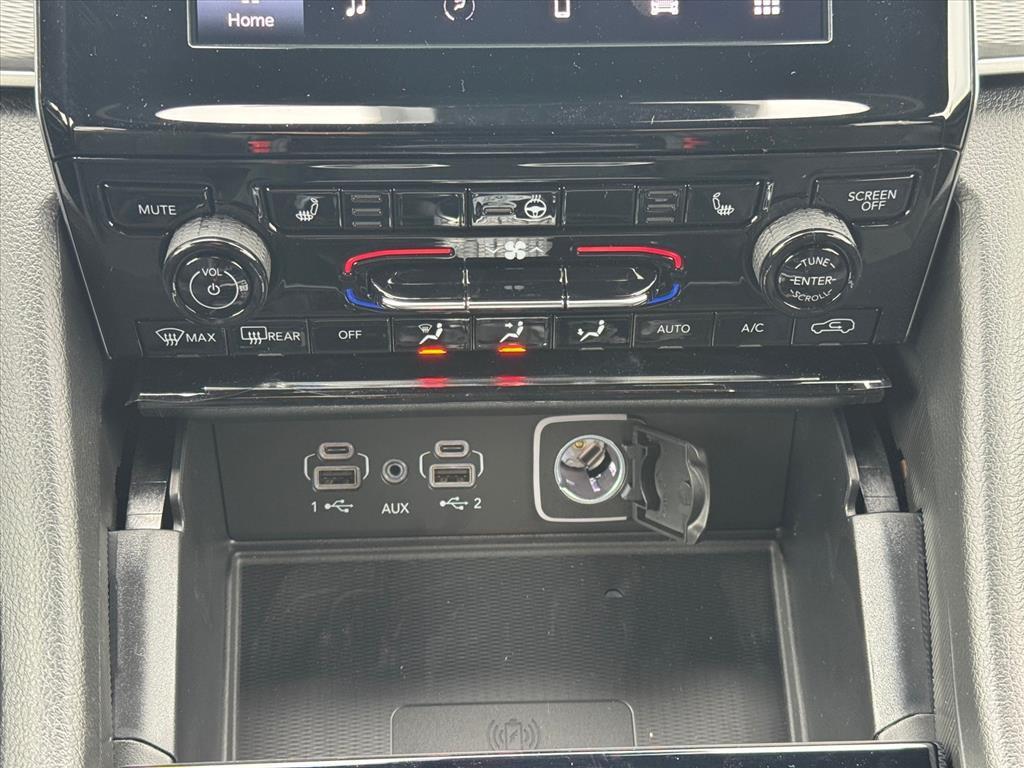 new 2025 Jeep Grand Cherokee L car, priced at $43,776