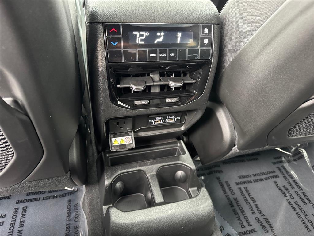 new 2025 Jeep Grand Cherokee L car, priced at $43,776