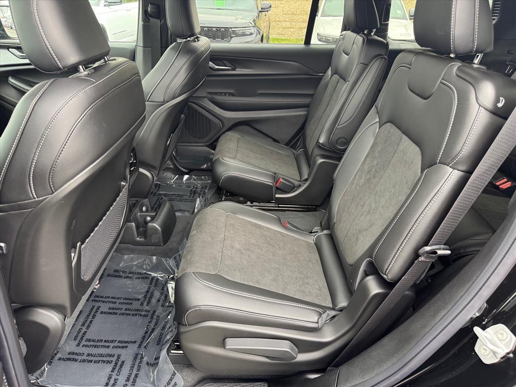 new 2025 Jeep Grand Cherokee L car, priced at $43,776