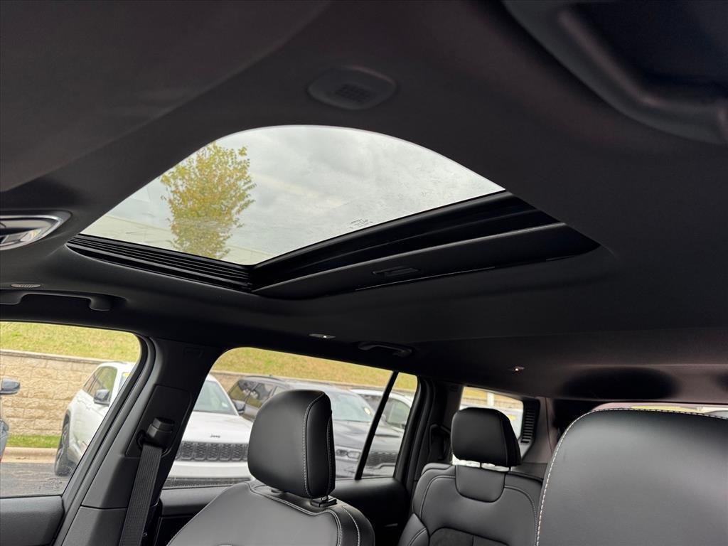 new 2025 Jeep Grand Cherokee L car, priced at $43,776