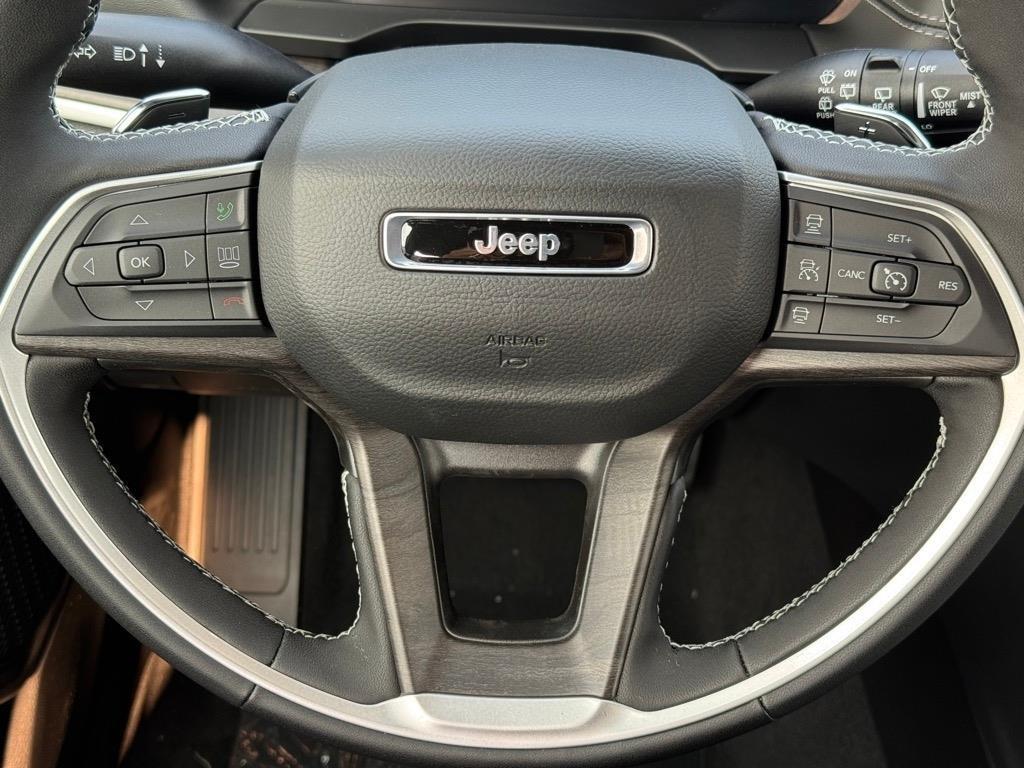 new 2025 Jeep Grand Cherokee car, priced at $53,616