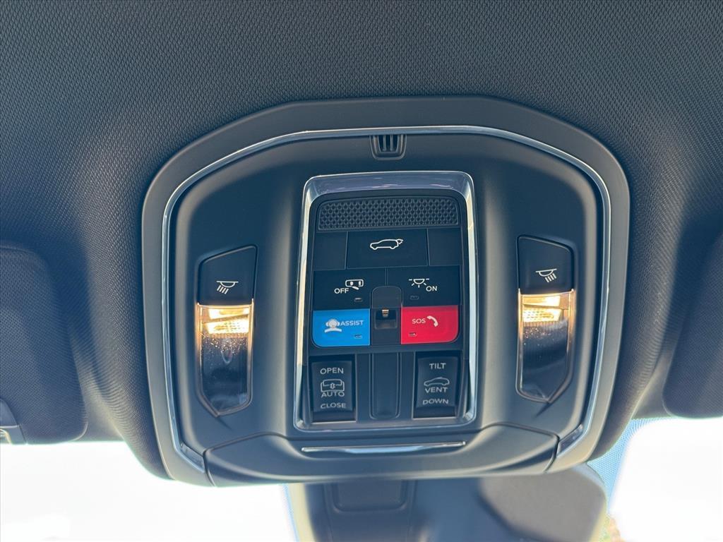 new 2025 Jeep Grand Cherokee car, priced at $47,120