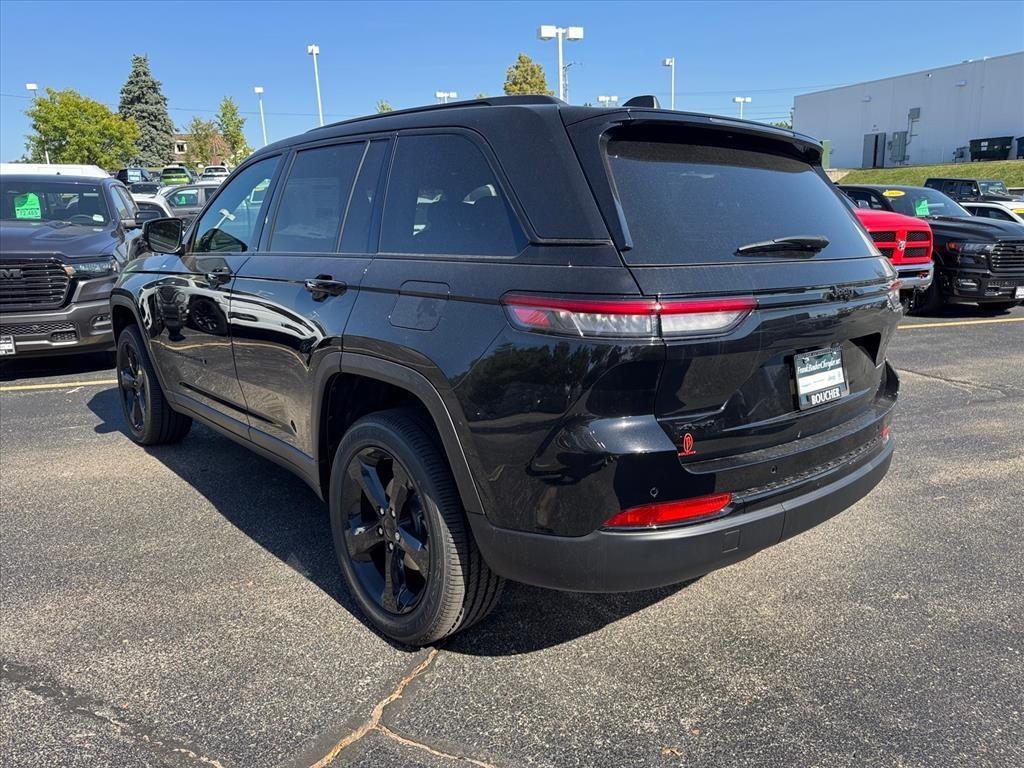 new 2025 Jeep Grand Cherokee car, priced at $47,120