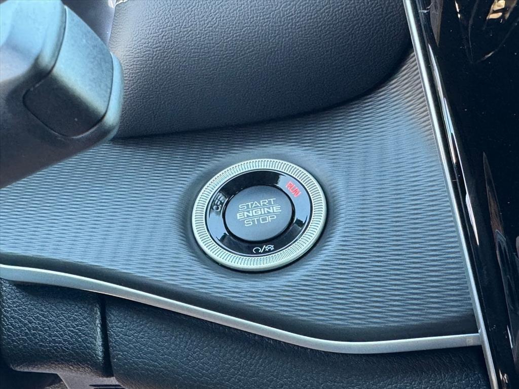 new 2025 Jeep Grand Cherokee car, priced at $47,120