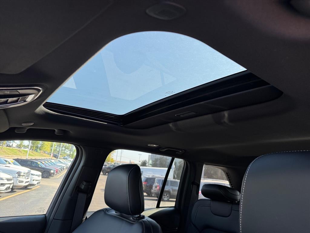 new 2025 Jeep Grand Cherokee car, priced at $47,120
