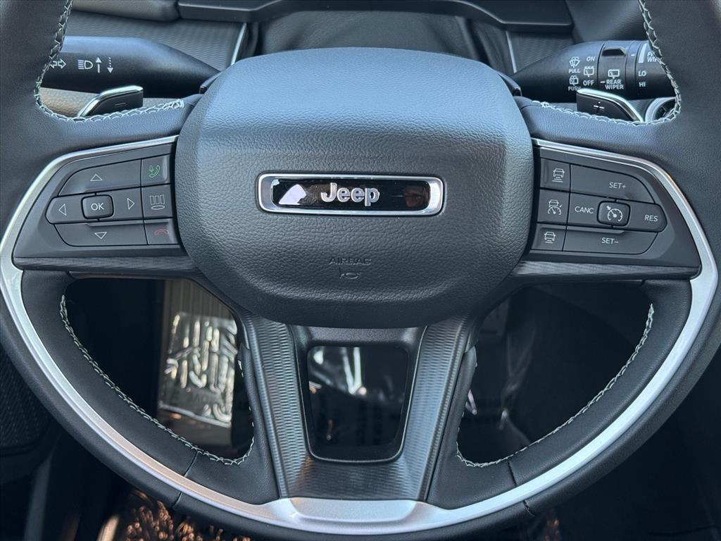 new 2025 Jeep Grand Cherokee car, priced at $47,120