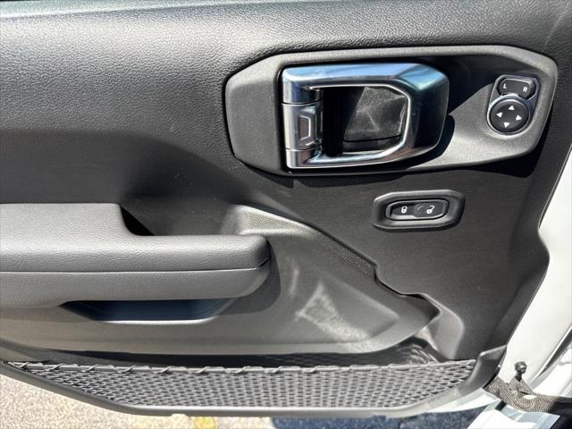 new 2025 Jeep Wrangler car, priced at $44,837