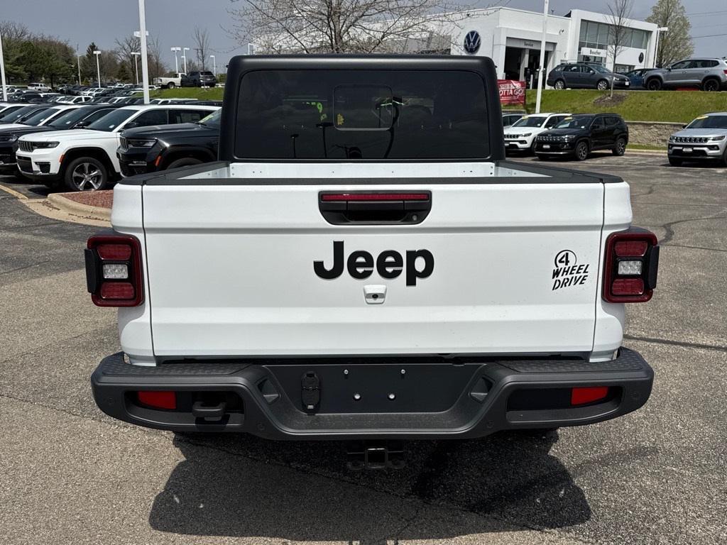new 2025 Jeep Gladiator car, priced at $42,995
