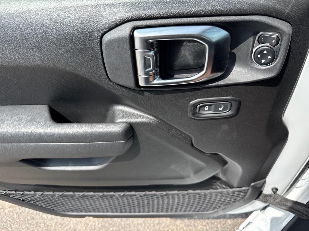 new 2025 Jeep Gladiator car, priced at $42,995