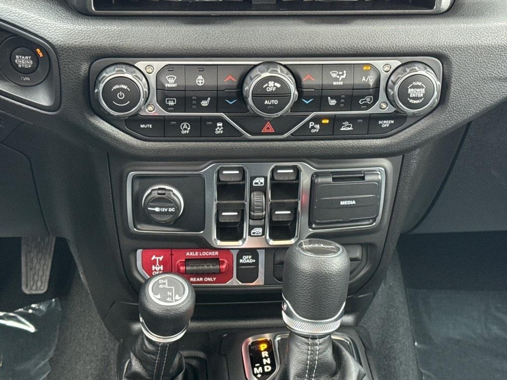 new 2025 Jeep Gladiator car, priced at $42,995