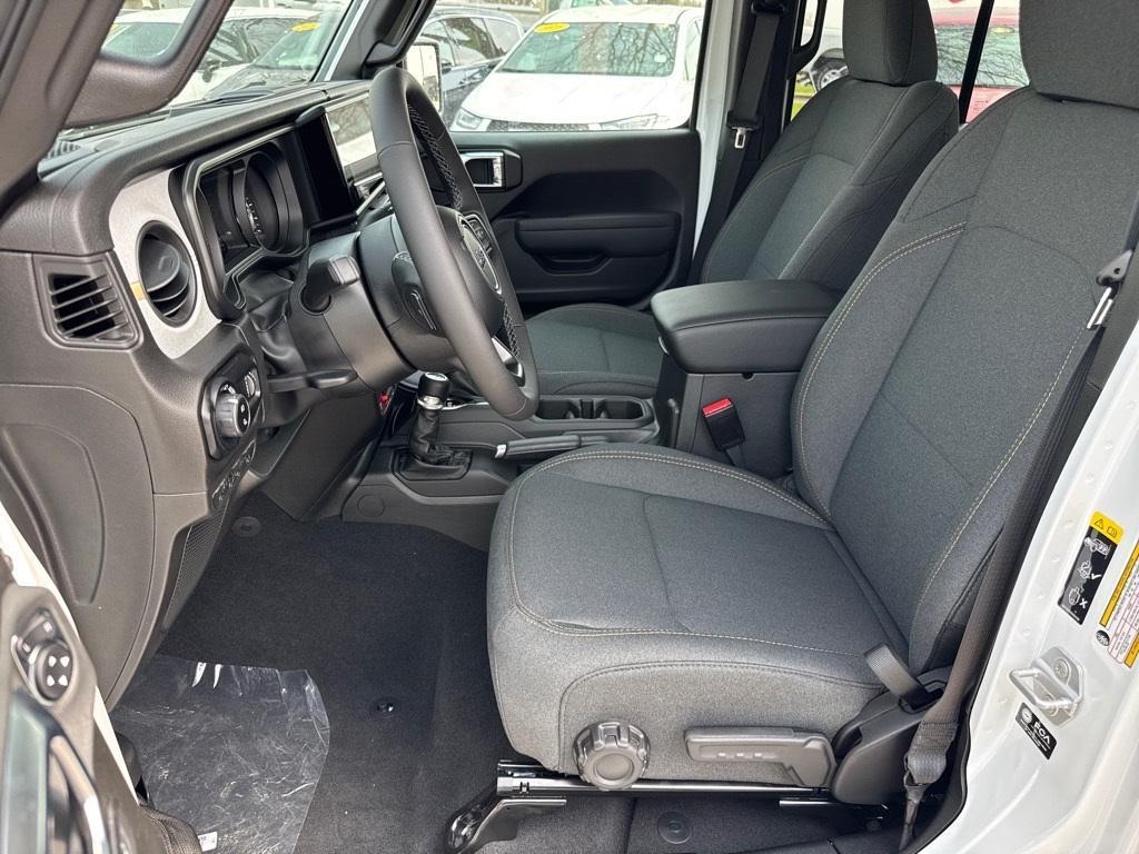 new 2025 Jeep Gladiator car, priced at $42,995