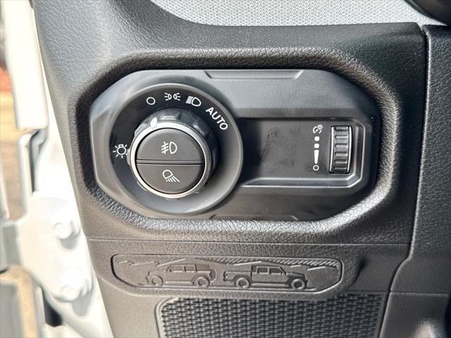 new 2025 Jeep Gladiator car, priced at $52,480