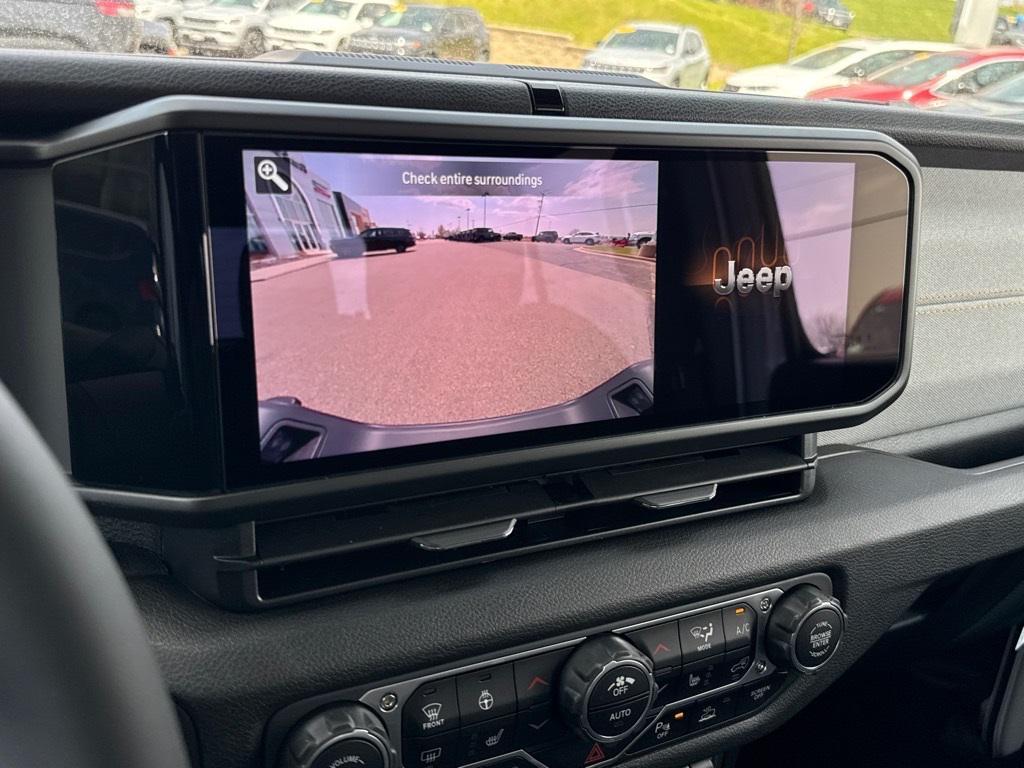 new 2025 Jeep Gladiator car, priced at $42,995