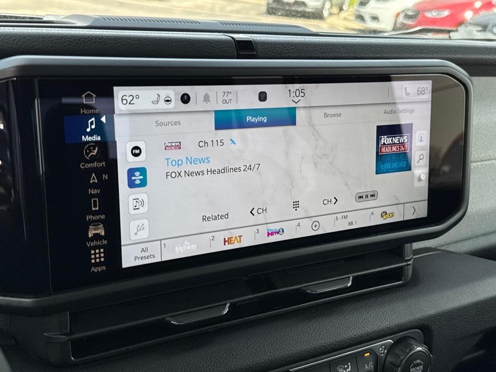 new 2025 Jeep Gladiator car, priced at $42,995