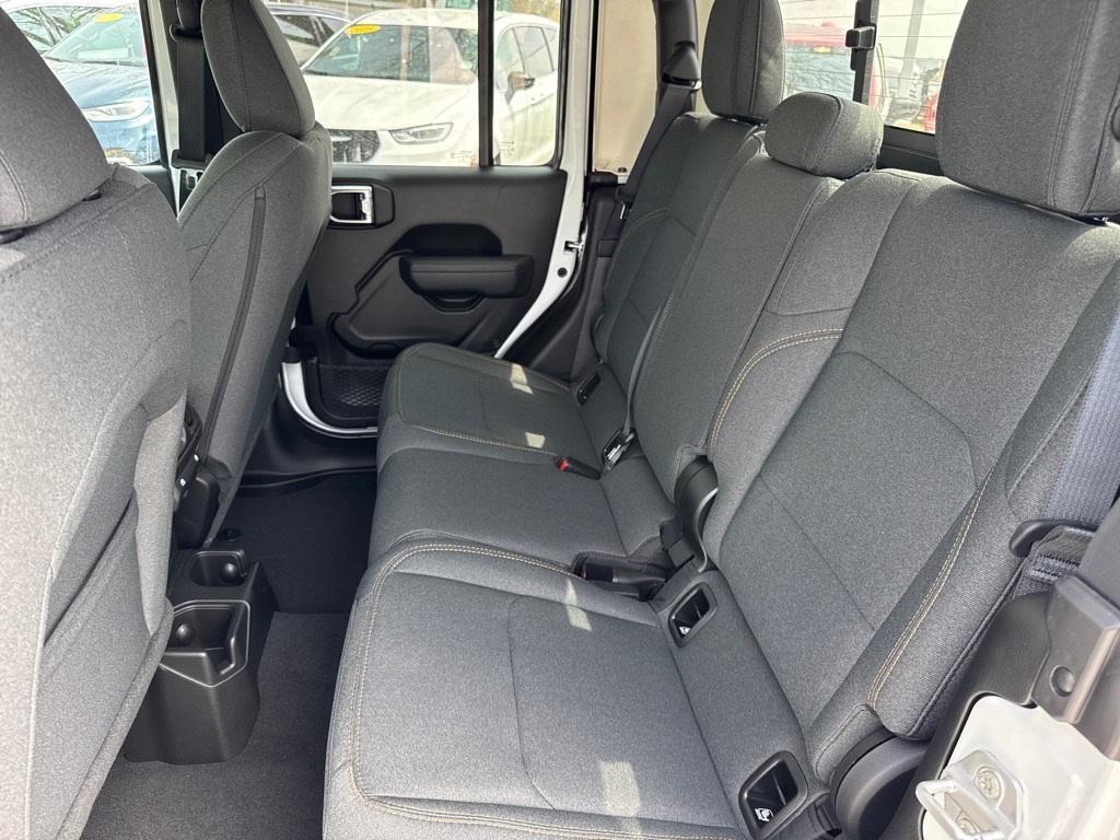 new 2025 Jeep Gladiator car, priced at $42,995