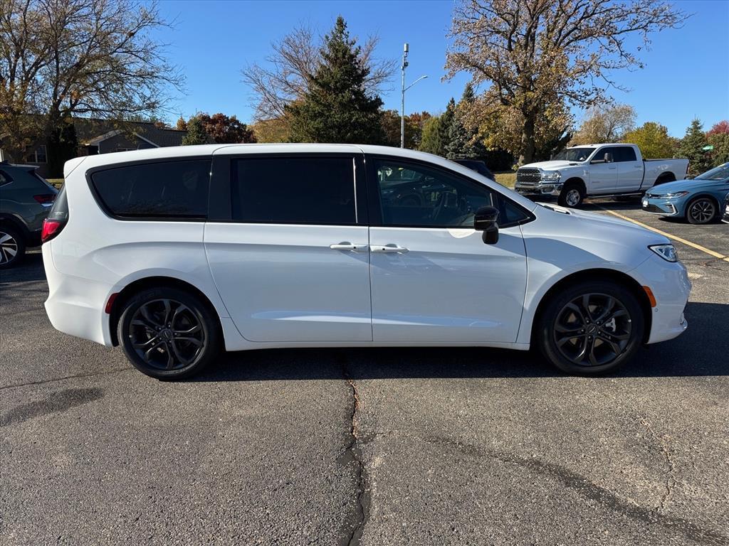 new 2026 Chrysler Pacifica car, priced at $46,255