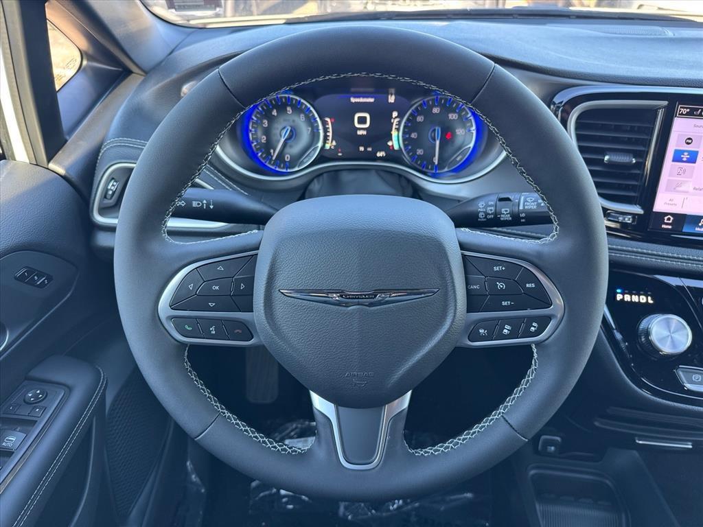 new 2026 Chrysler Pacifica car, priced at $46,255